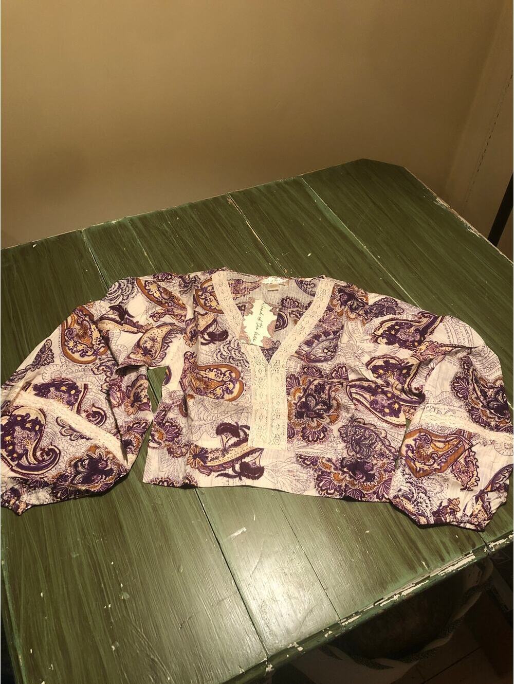 Band of Gypsies BOF NWT Cream Purple V-Neck Lace Paisley Crop Blouse Size S